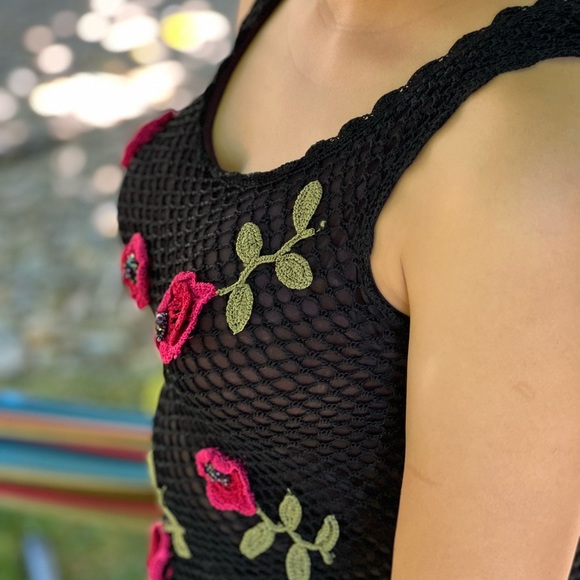 CDW Creative Design Works Women's Crochet Sleeveless Top - Picture 6 of 10